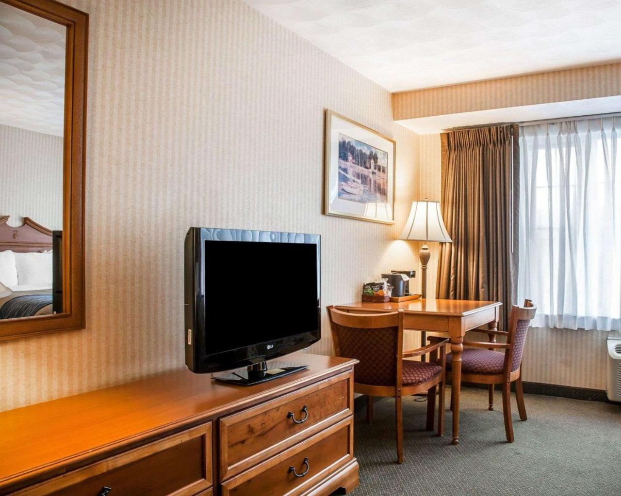 Comfort Inn At Newport Beach Middletown Exterior foto